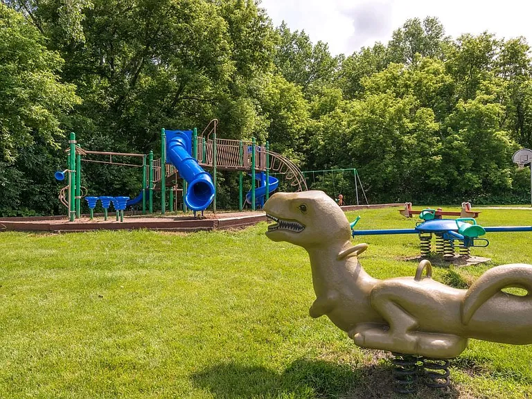 Rambush Estates — Photo 11