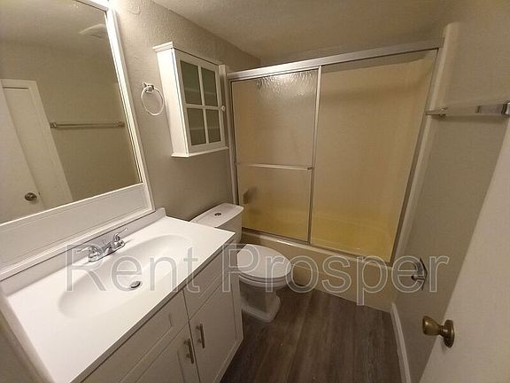 3rd image of 230 Scottsdale Sq