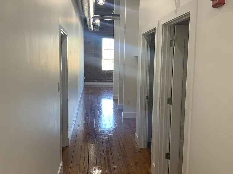 240 1st St NE — Photo 28