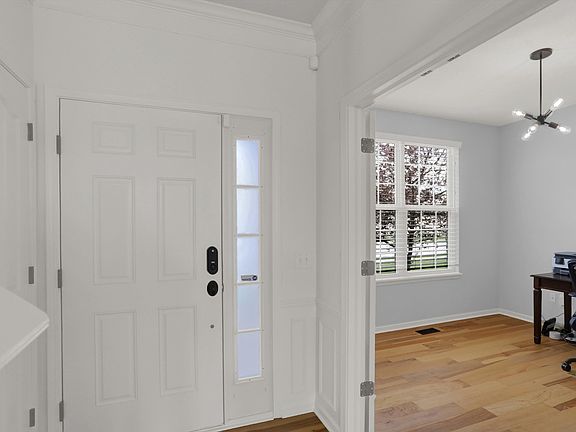 5th image of 15875 Viking Meadows Dr