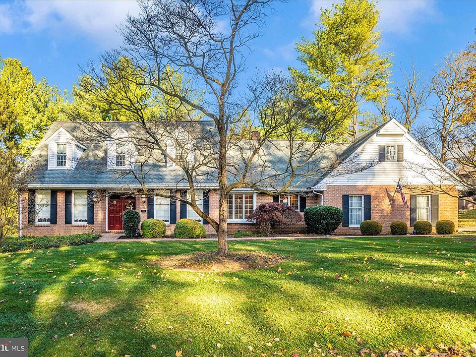 1st image of 1900 Maplewood Dr