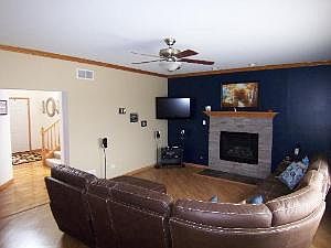4th image of 1223 Callaway Dr N