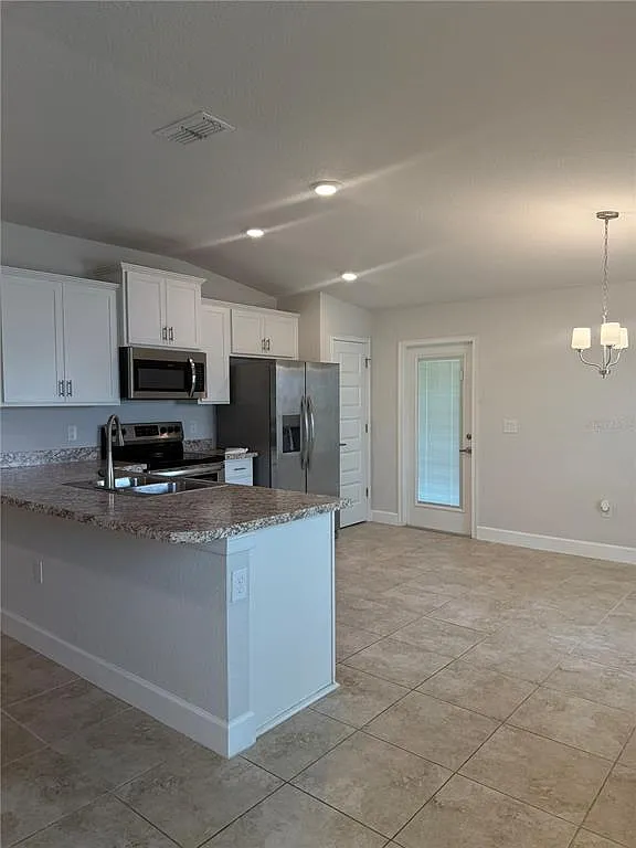 3 bed, 2.0 bath, 1418 sqft, $2,150 — Photo 3