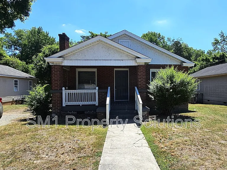 1215 Arlington St — Photo 1
