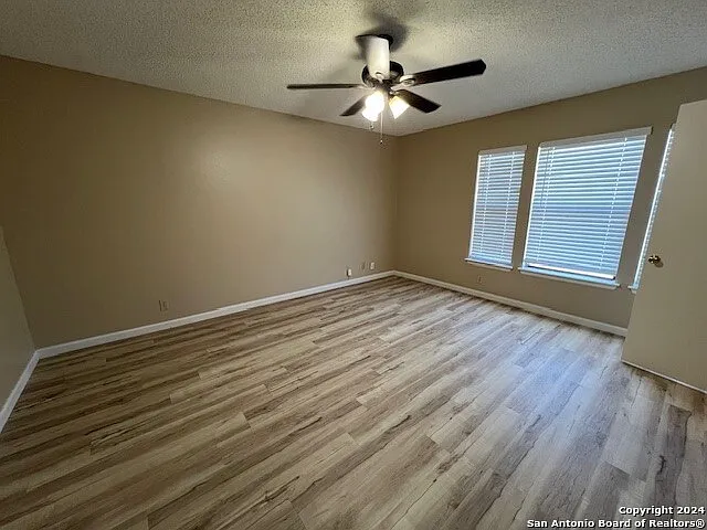 6627 Meadow Fawn Dr — Photo 8