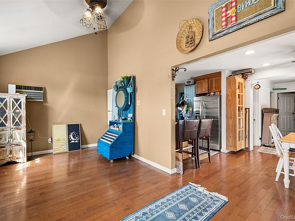 3rd image of 23 Dewey Place