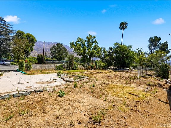 4th image of 1384 E Calaveras St Lot 8