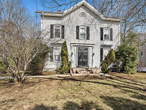 4th image of 246 Essex St #2