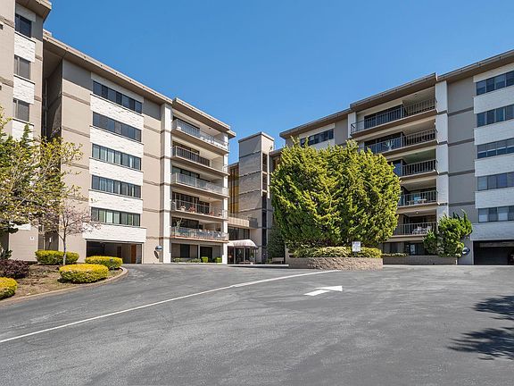 2nd image of 50 Mounds Rd APT 108