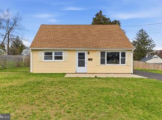 27 Walton Ave, Ewing, NJ 08618