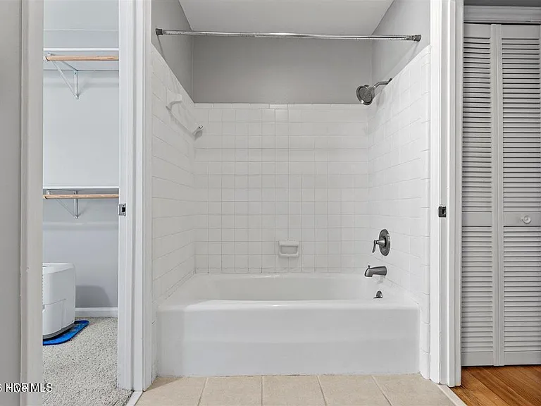 1104 N Overlook Dr — Photo 12