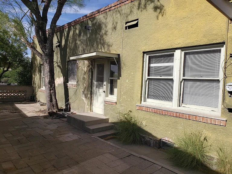 246 E University Blvd — Photo 3