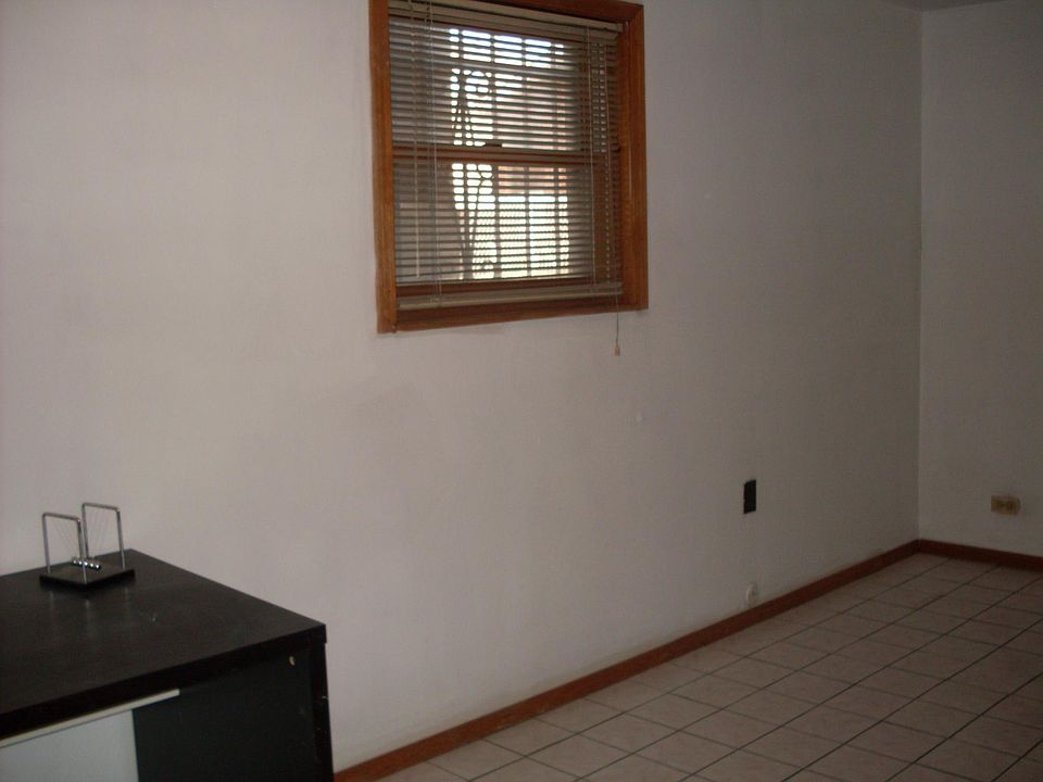 Building Photo 3