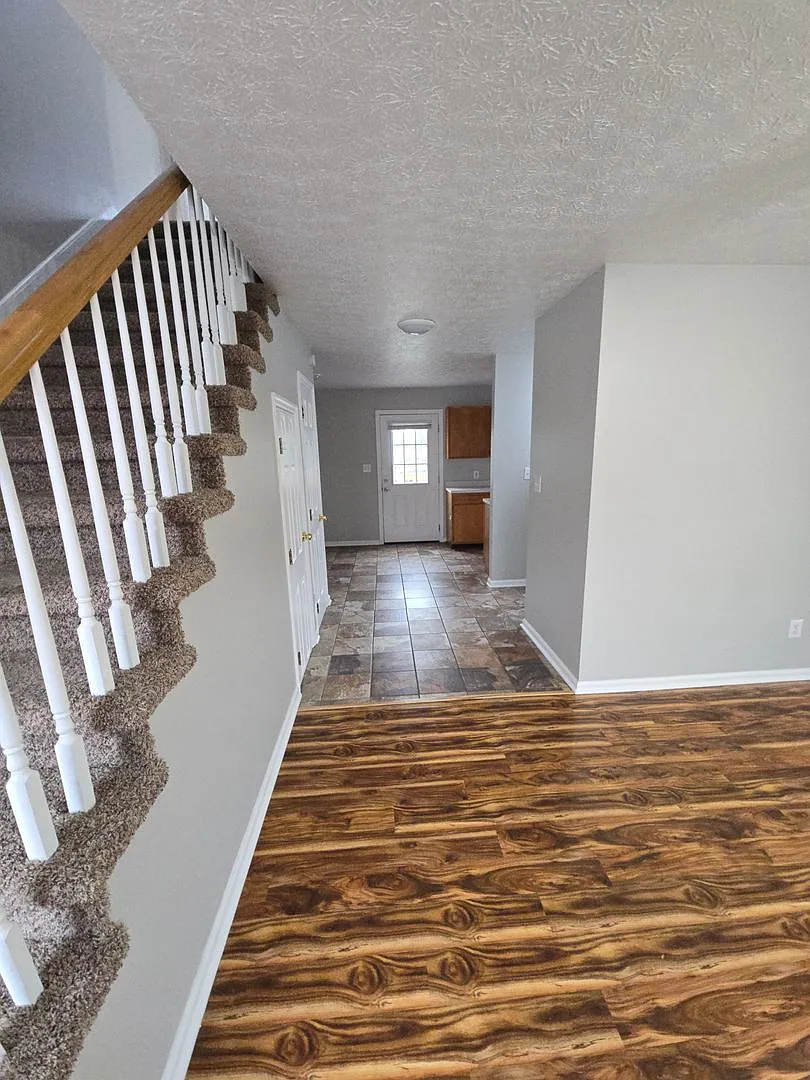 Fox Ridge Apartments — Photo 3