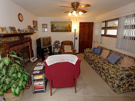 5th image of 1132 Oak Rd