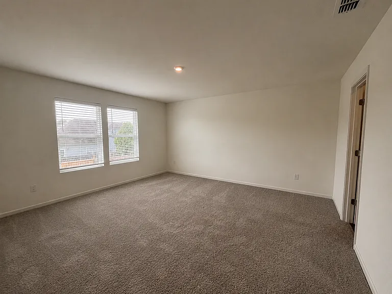 308 London Ct — Photo 27