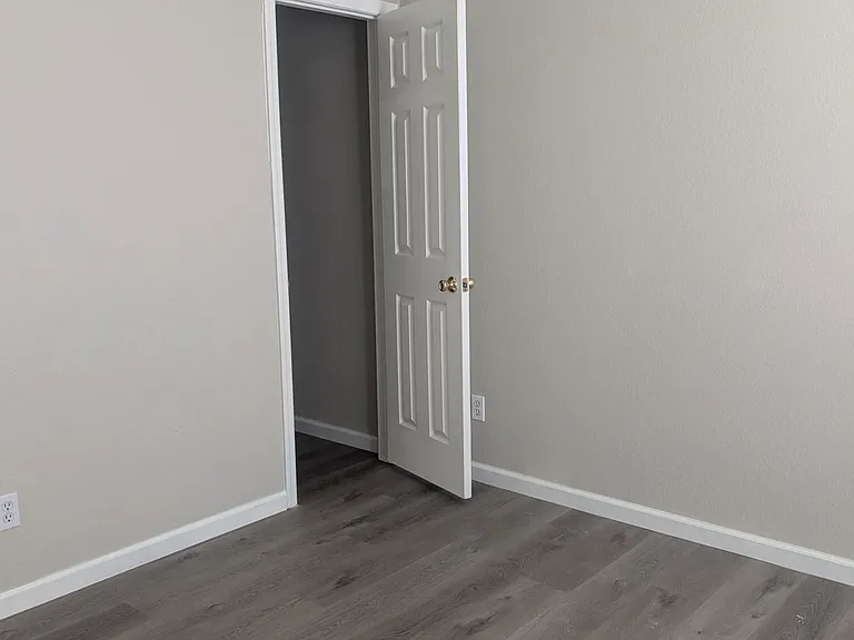 820 W University Dr #19 — Photo 8