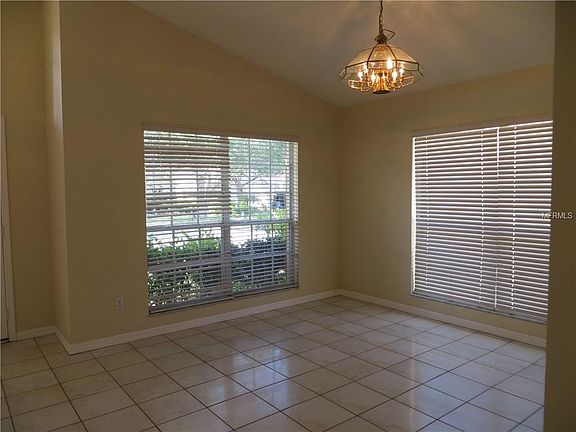5th image of 156 Easton Cir
