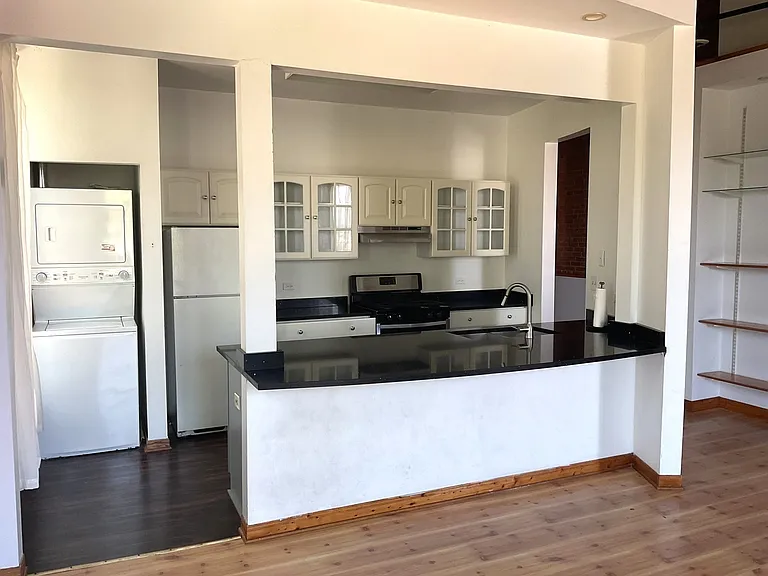 29 W New York St #3 — Photo 4