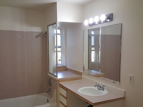 4th image of 14023 32nd Ave NE APT 301