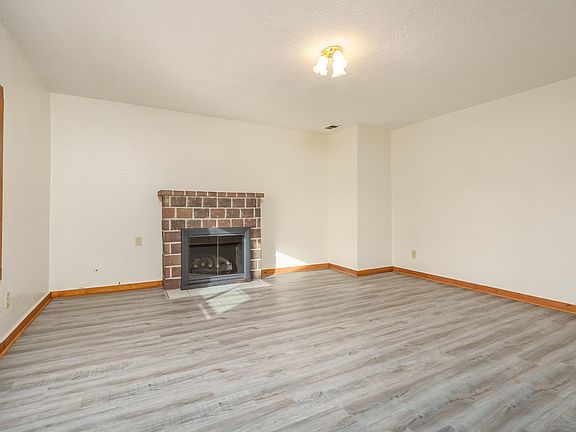 5th image of 920 Lakeview Ave