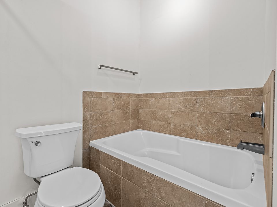 1st image of 475 River Forest Ln #4130