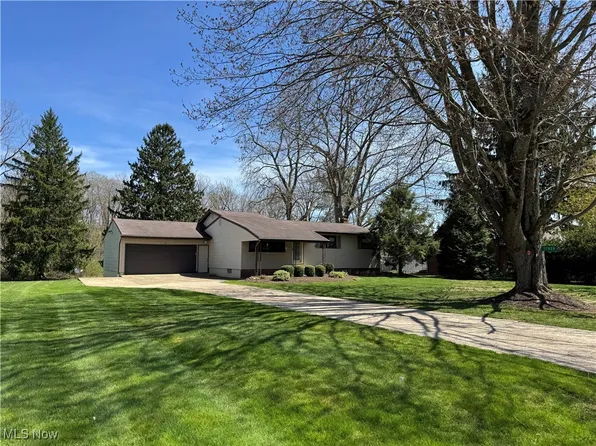 11025 Henning Dr, Chardon, OH 44024