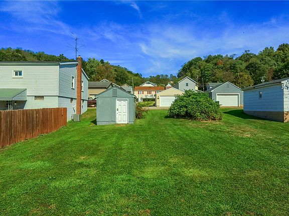 5th image of 412 Orchard Ave