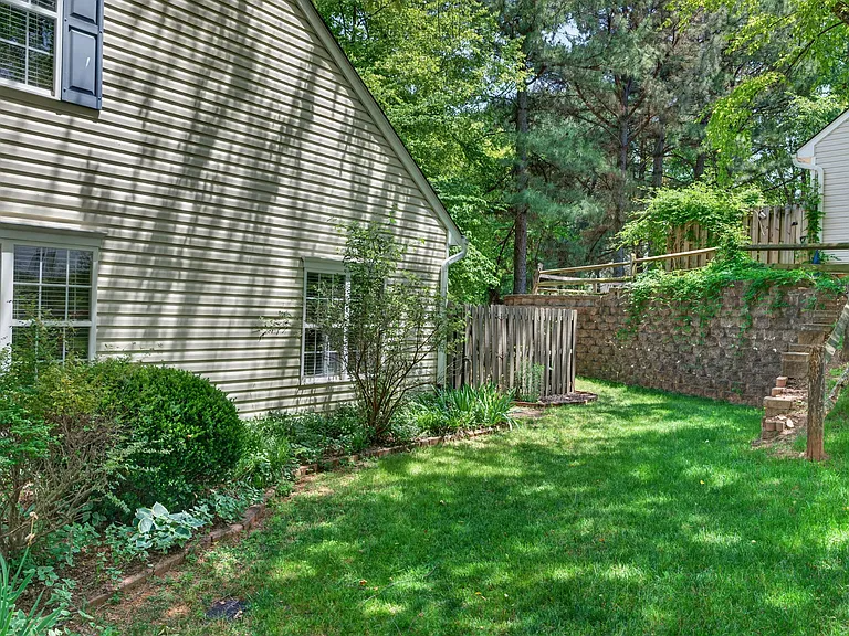 5065 Bartholomews Ln — Photo 29