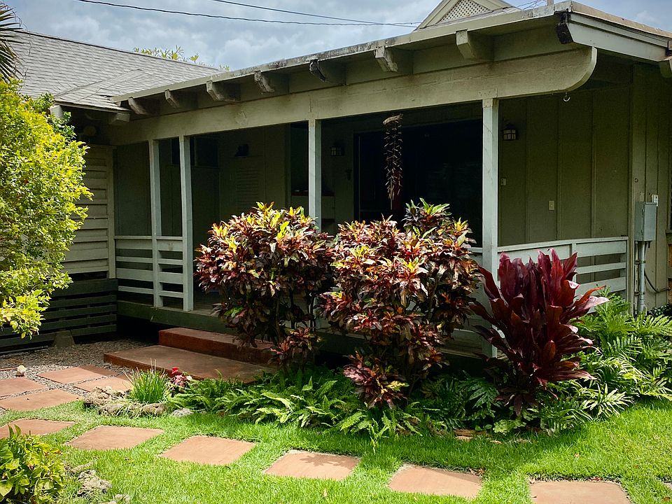 Enclosed private yard