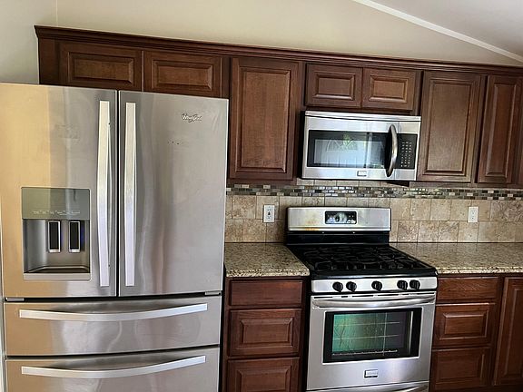 3rd image of 511 Jamaica Dr