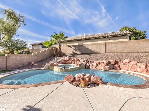 7617 Roop St, Las Vegas, NV 89131