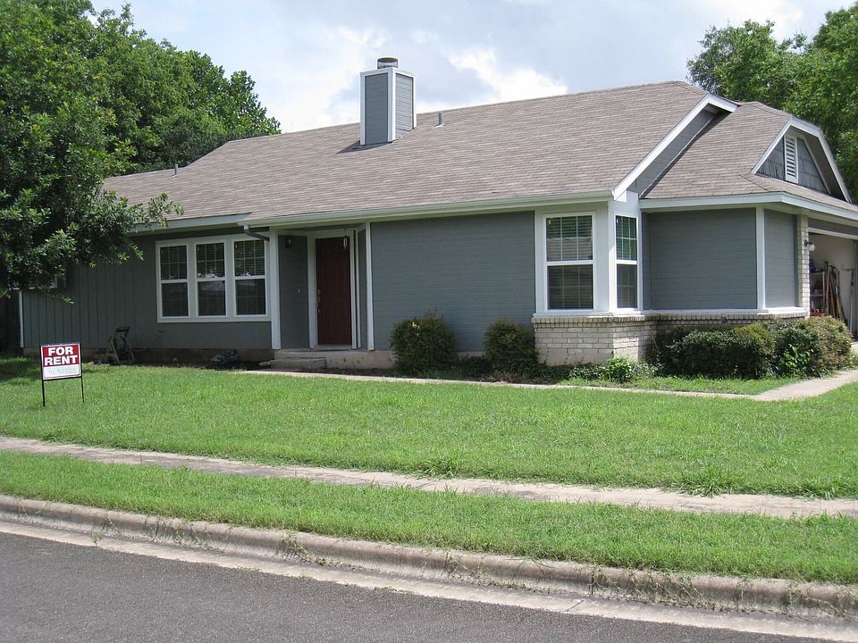 Corner lot with large yard