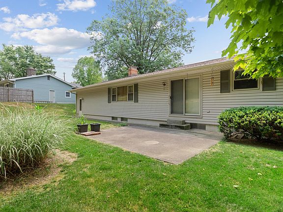 4th image of 1551 Lynn Dr