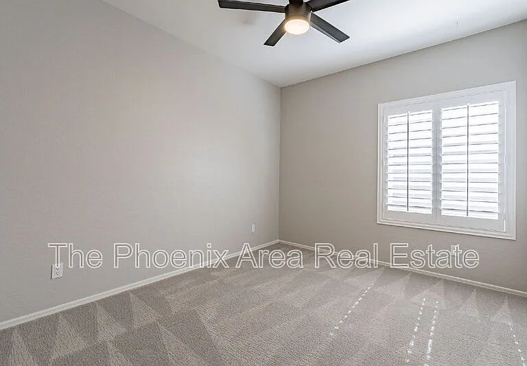 2823 E Tulsa St — Photo 32