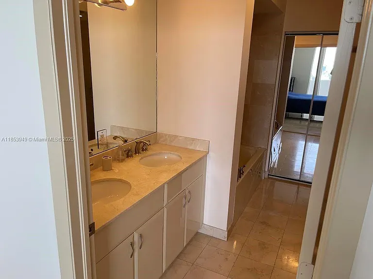 6365 Collins Ave #3404 — Photo 6