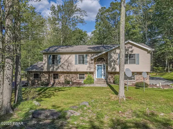 801 Sun Valley Ct, Tafton, PA 18464