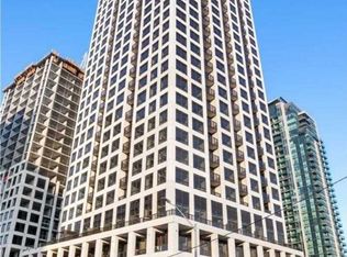 36 Elm Dr W #2706, Mississauga, ON L5B 0N3