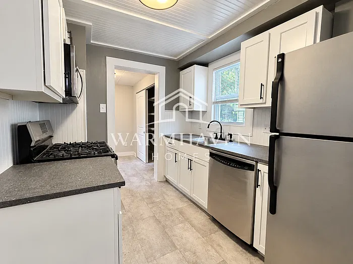 4 bed, 2.0 bath, 1320 sqft, $1,595 — Photo 4