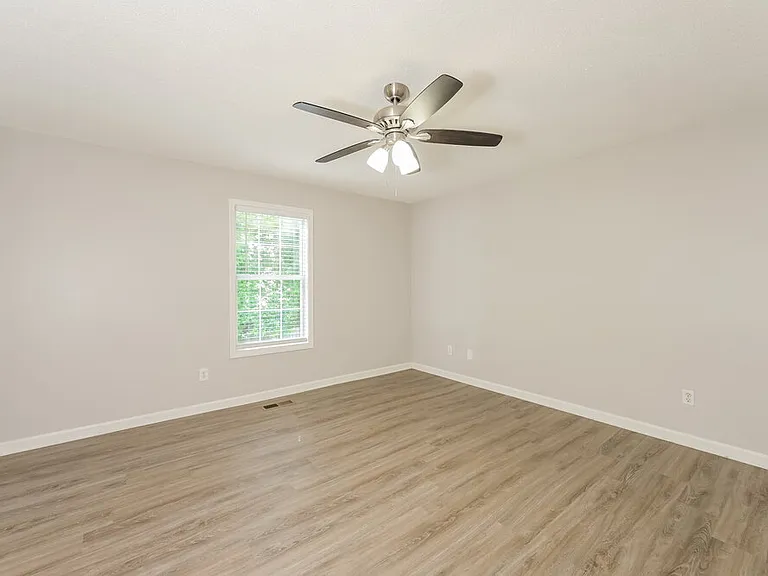 430 Ivy Crest Dr — Photo 9