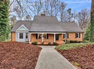1619 Thorncliffe St, Winston Salem, NC 27104