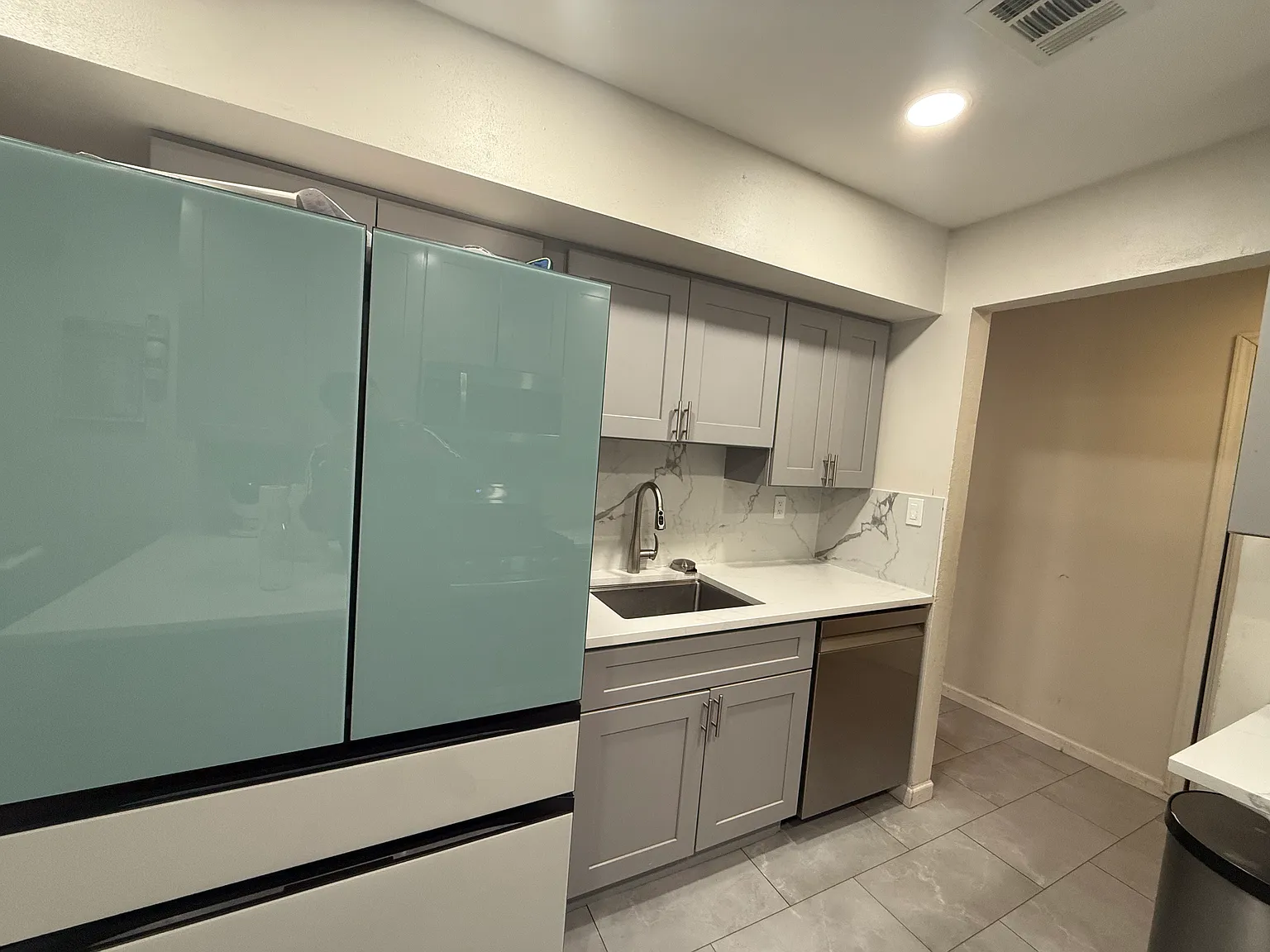 2 bed, 1100 sqft, $2,500 — Photo 2
