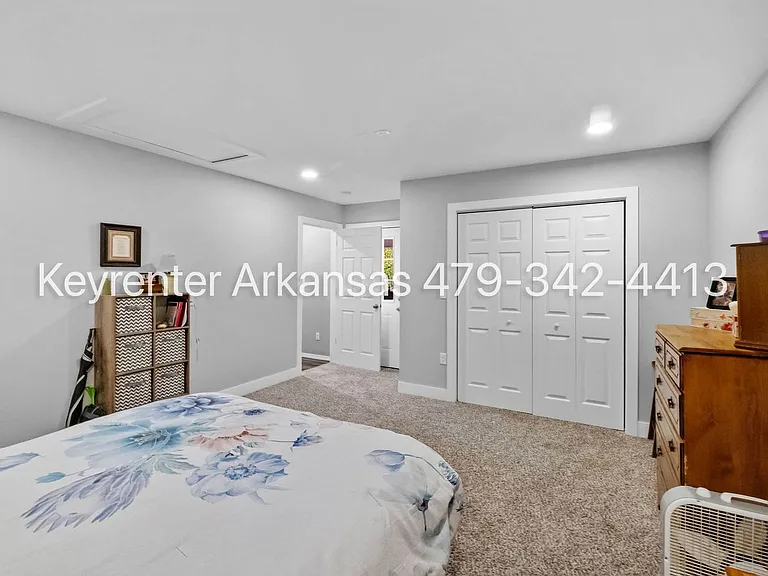 255 W Lawson St #2 — Photo 16