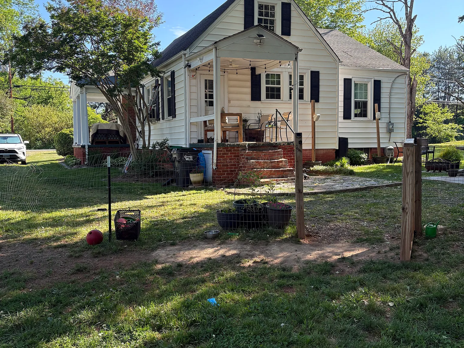 3 bed, 1300 sqft, $2,100 — Photo 2