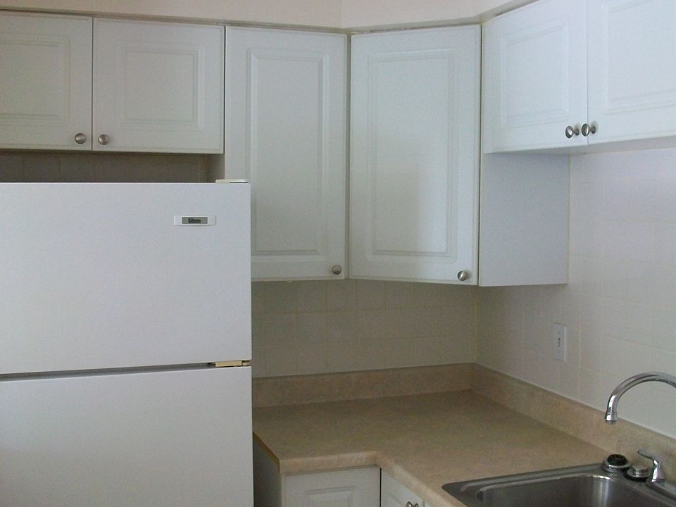 2nd image of 7707 Lindbergh Dr APT K