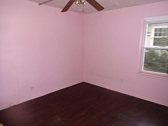 5th image of 817 Shoshone Ave
