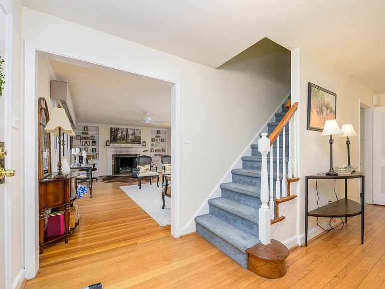 232 Spruce Tree Rd — Photo 16