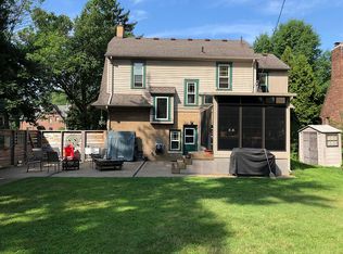 1404 Yorkshire Rd, Grosse Pointe Park, MI 48230