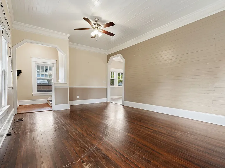 2726 N Roxboro St — Photo 5