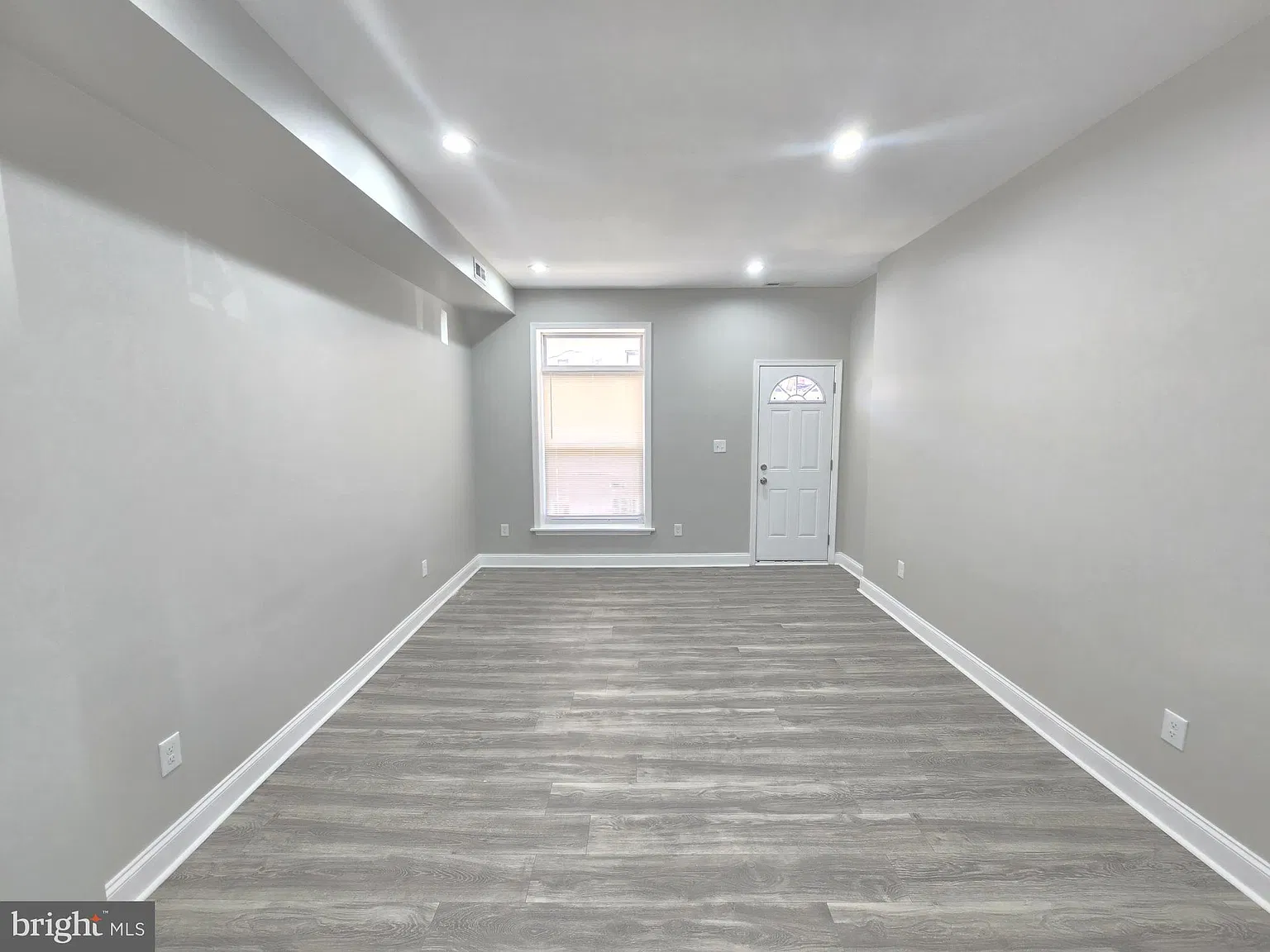 3 bed, 3.5 bath, 1232 sqft, $1,950 — Photo 4
